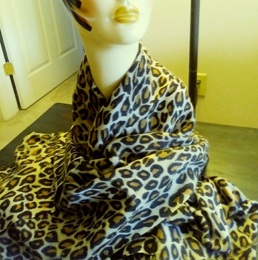 NWOT Cashmere & Silk Scarf by Portolona